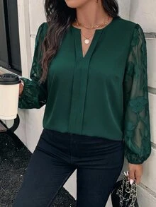 SHEIN Clasi 大尺碼女款缺口V領蕾絲拼接商務優雅襯衫 正式辦公穿搭 海軍藍 秋季 畢業季 適合母親 - 墨綠色 - 查看 7