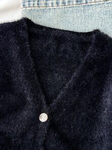 SHEIN Sparklyn Tween女孩秋冬針織開襟毛衣新品，獨特設計展現女孩獨特時尚品味，凸顯自然清新特質，適合親子時光、參加派對、戶外活動及穿搭拍照，ICON女孩必備 - 黑色 - 查看 6