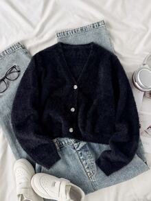 SHEIN Sparklyn Tween女孩秋冬針織開襟毛衣新品，獨特設計展現女孩獨特時尚品味，凸顯自然清新特質，適合親子時光、參加派對、戶外活動及穿搭拍照，ICON女孩必備 - 黑色 - 查看 1