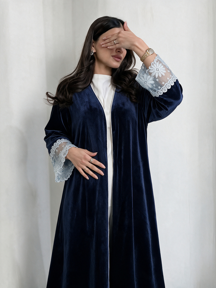Yasveil 女款海軍藍天鵝絨V領白色蕾絲袖口寬袖前開襟阿巴亞大衣，杜拜中東秋季正式晚宴卡夫坦長袍 - 藍色 - 查看 7