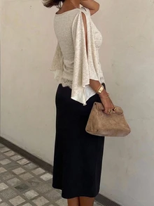 Siren Gaze 女款純色深V領蝙蝠袖蕾絲拼接下擺時尚長袖T恤 - 杏色 - 查看 2