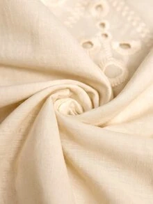 Easowa Curve 大尺碼女款鏤空刺繡V領七分袖休閒波希米亞優雅修身襯衫，白色，適合秋季度假、早午餐聚會與正式場合 - 杏色 - 查看 4