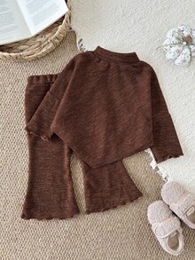 SHEIN Vintaside Kids 2件組幼女上衣與喇叭褲套裝，優雅棕色荷葉邊紋理喇叭褲，長袖小立領，休閒款，適合假日、秋季、萬聖節與聖誕節 - 卡其色 - 查看 3