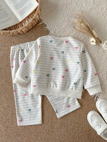 SHEIN Playful Pals 女嬰春夏/秋冬米白色數位條紋印花長袖上衣與寬腿長褲套裝，可愛舒適休閒穿著，適合室內與戶外穿著 - 彩色 - 查看 2