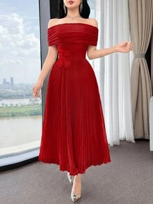Feyla Gaun Mini Pesta Wanita Warna Polos Tanpa Bahu dengan Detail Kerut dan Hiasan Bunga 3D serta Mutiara Imitasi, Elegan dan Pinggang Terikat - Burgundy - View 5