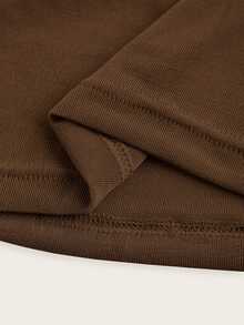 Sweetina Women Scoop Neck Sleeveless Cropped Y2K Red Sexy Top, Stylish Plain Color - Brown - View 4