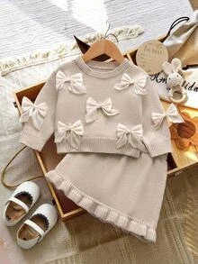 SHEIN 女嬰針織毛衣套裝，米色兩件式，圓領落肩A字裙，3D蝴蝶結，柔軟家庭拍照穿搭秋季可愛款 - 杏色 - 查看 9