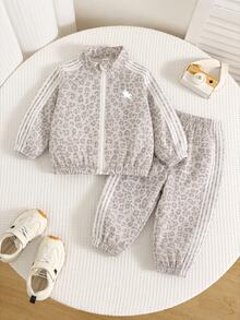 SHEIN 中性嬰兒男/女童、幼兒 2件組秋冬休閒時尚灰色豹紋印花夾克套裝、運動衫套裝、嬰兒冬季套裝、運動服、街頭風 - 淺灰色 - 查看 5