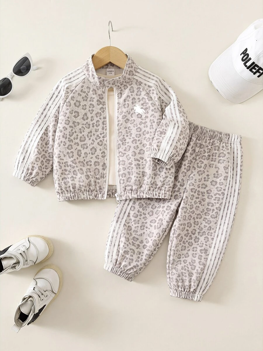 SHEIN 中性嬰兒男/女童、幼兒 2件組秋冬休閒時尚灰色豹紋印花夾克套裝、運動衫套裝、嬰兒冬季套裝、運動服、街頭風 - 淺灰色 - 查看 1