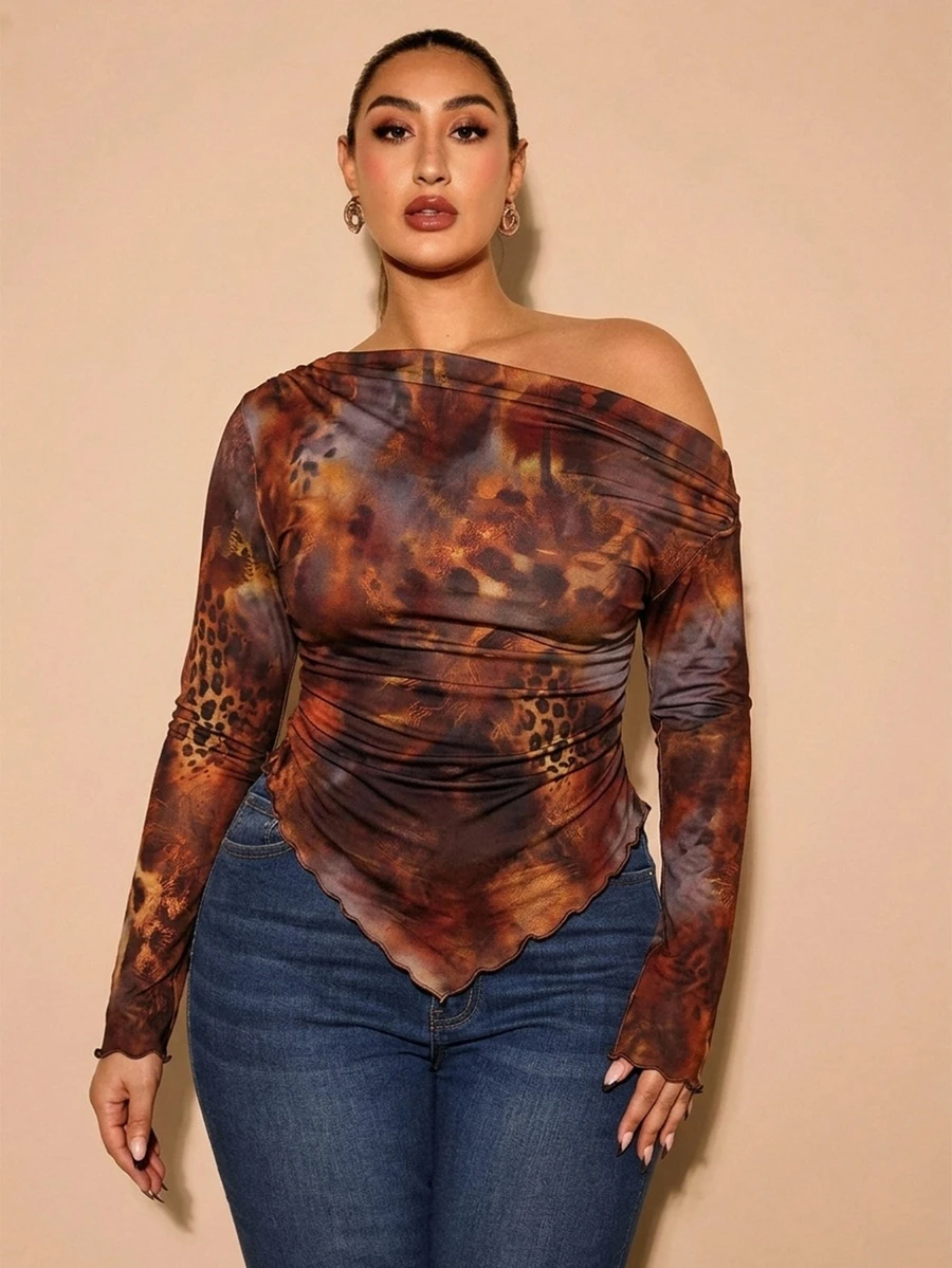 SHEIN BAE Plus Size Leopard Print Long Sleeve Asymmetrical Shoulder T-Shirt - Multicolor - View 1