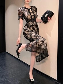 Joudiya 春夏黑色碎花蕾丝连衣裙，优雅百搭，适合情人节、婚礼、派对、时尚活动等场合，修身剪裁，及膝长度，短袖，高开衩设计，女士连衣裙 - 黑色 - 查看 6