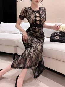 Joudiya 春夏黑色碎花蕾丝连衣裙，优雅百搭，适合情人节、婚礼、派对、时尚活动等场合，修身剪裁，及膝长度，短袖，高开衩设计，女士连衣裙 - 黑色 - 查看 10