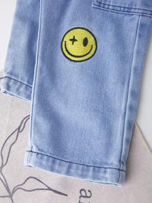 小男孩淺藍色牛仔褲，刺繡補丁，休閒套裝寬鬆版型，彈性腰帶，適合秋季、職業日、開學季、嬰兒洗禮 - 中等水洗藍 - 查看 8