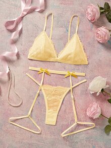 Elorette Conjunto de lencería de 3 piezas: sujetador de encaje sin aros + tanga + liguero con anillos para las piernas - Amarillo - Ver 1