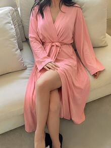 DAZY 極簡純色寬鬆繫帶晨袍，女款居家休閒睡衣 - 粉色 - 查看 6