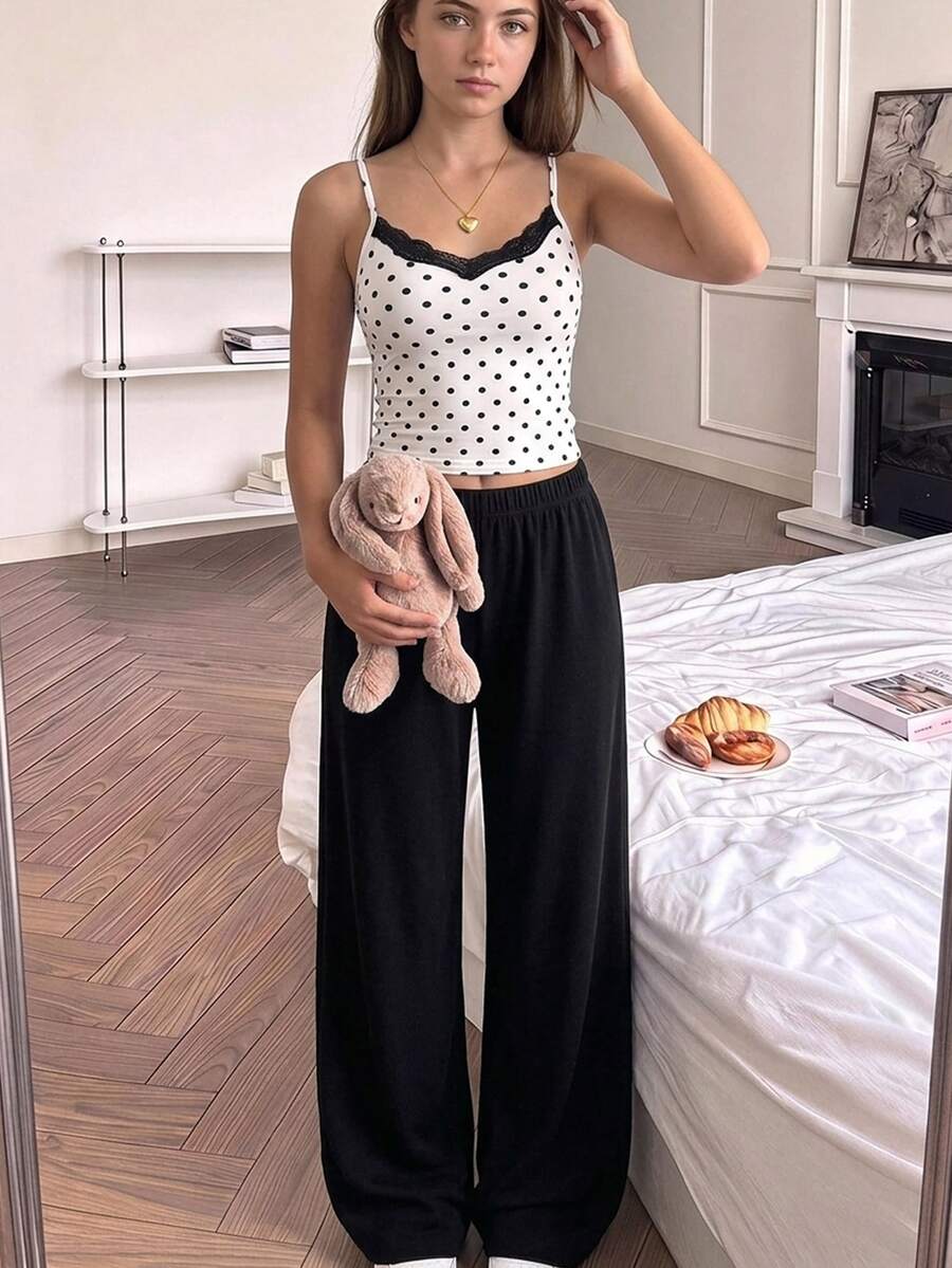 SHEIN 青少年女孩睡衣兩件套,白色波點蕾絲拼接吊帶背心,附蕾絲飾邊與蝴蝶結,修身短版背心與黑色長褲,居家室內穿著 - 黑與白 - 查看 1