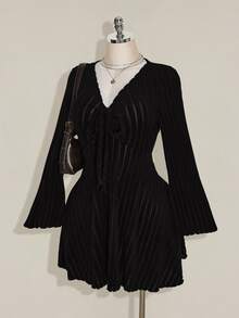 SHEIN ICON 女款大尺碼秋冬復古性感日常簡約休閒通勤V領抓褶喇叭袖毛絨羅紋黑色洋裝 - 黑色 - 查看 4
