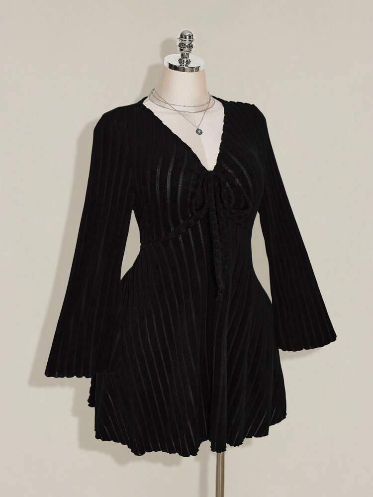SHEIN ICON Women's Plus Size Autumn/Winter Retro Sexy Everyday Simple Casual Commuter V-Neck Gathered Bell Sleeves Frizzed Ribbed Black Dress - Black - View 7