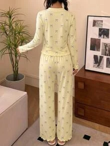 SHEIN 大童女孩蝴蝶結簡約百搭小蝴蝶結圖案V領半開襟荷葉邊長袖居家睡衣套裝 2件組 柔軟舒適 秋冬/四季 - 黃色 - 查看 5