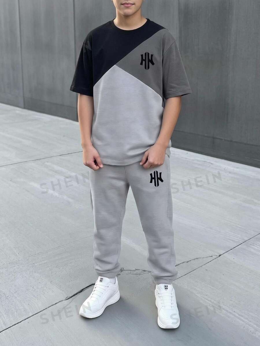 青少年男孩休閒舒適時尚極簡黑白灰拼接 NY品牌圓領短袖T恤與長褲套裝 - 彩色 - 查看 1