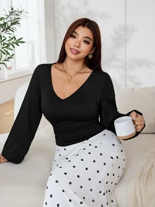 Solflare Plus Size Women Solid Color V-Neck Casual Daily Long Sleeve T-Shirt - Black - View 6