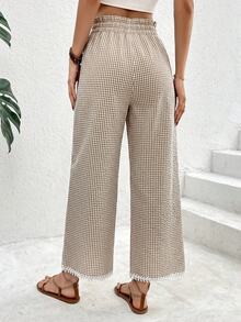 SHEIN Frenchy 女款度假格紋抽繩腰鬆顯瘦刺繡下擺短褲 - 卡其色 - 查看 2