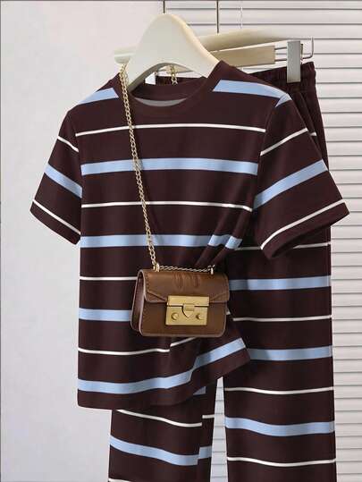 Muvela Conjunto de 2 piezas con top de cuello redondo y manga corta y pantalones con estampado de rayas, conjunto de rayas marrón y azul, ropa casual de otoño para mujer, conjunto de otoño, conjunto de oficina para mujer, top básico, conjunto para salir, conjunto para el aeropuerto