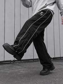 Sport MetroGents Men's Cross Print Drawstring Waist Loose Fit Sweatpants - Black - View 1