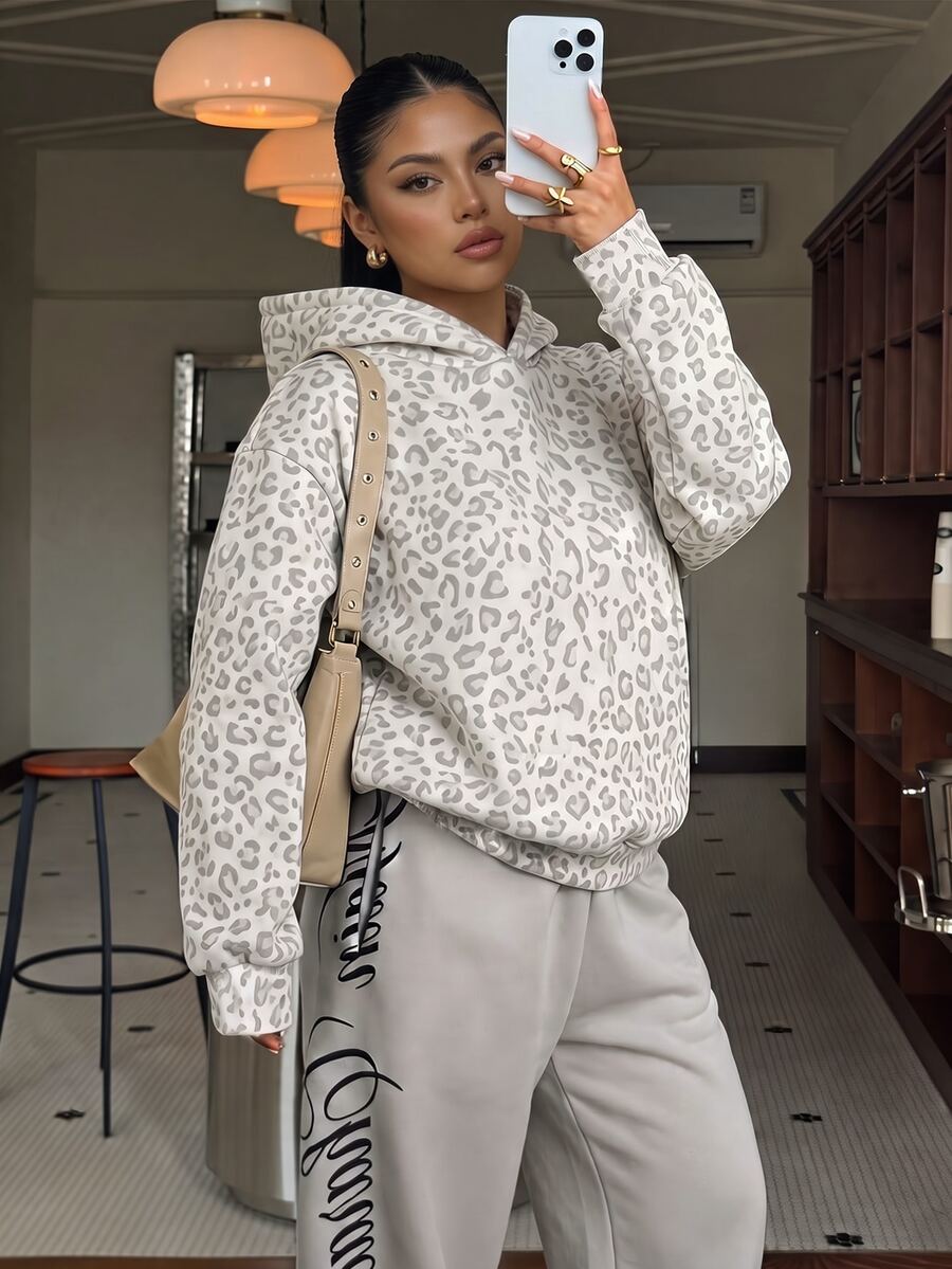 Muchica 休閒極簡學院風復古白色豹紋大尺碼運動衫,適合夏季,日常通勤、約會、聚會、夏季、聖誕節、新年、感恩節、派對、婚禮、海灘、畢業、時尚、優雅、休閒、外出、約會、預約、通勤、閃亮、情人節、優雅、度假、休閒、Y2K、外出、畢業等場合穿著的休閒上衣 - 彩色 - 查看 1