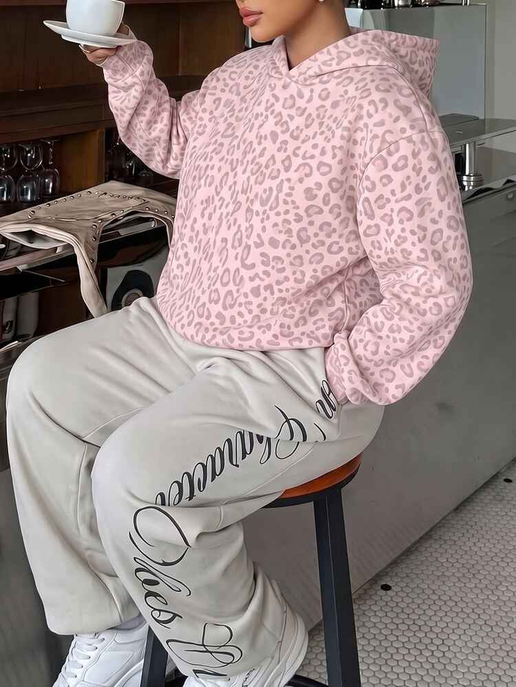 Muchica Casual Minimalist College Style Retro Pink Leopard Print Plus Size Sweatshirt, Suitable For Daily Commute, Dating, Autumn/Winter/Halloween, Christmas, - Multicolor - View 3