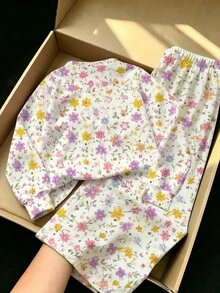 幼女花卉與卡通狗狗印花圓領運動衫與寬腿褲套裝，秋季穿搭 - 彩色 - 查看 2