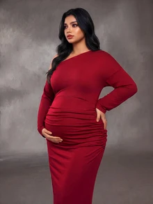 SHEIN Vestido de Maternidad Talla Grande con Hombro Asimétrico Rojo, Manga Larga Ajustada, Diseño de Cintura Fruncida y ajustado, Adecuado para Fiesta Nocturna - Rojo - Ver 5