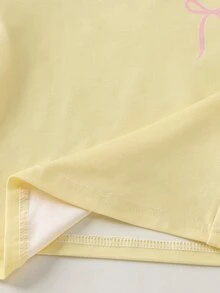 SHEIN 女童黃色與粉色對比蝴蝶結圖案 T恤 + 直筒長褲 2件套，短版插肩長袖上衣 + 粉色蝴蝶結裝飾寬腿長褲，春秋休閒套裝 - 彩色 - 查看 10