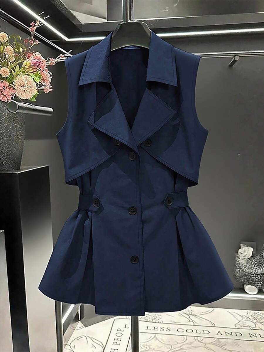 SHEIN Franclia 秋冬高端藏蓝色双排扣无袖西装背心：翻领+收褶下摆设计，挺括面料修饰身形，百搭易穿，适合叠穿、工作、休闲约会、通勤等场合——复古别致的无袖外套可遮掩身材缺陷，与衬衫、吊带衫、高领衫等都能完美搭配。女士藏蓝色上衣，女士深蓝色上衣，连衣裙外套，女士背心