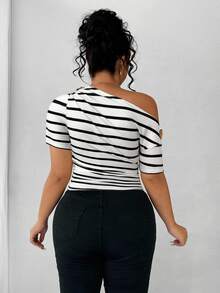 Elenzga Plus Size Women Elegant Versatile Personalized Fashion Casual Commute Cold Shoulder Top - Black and White - View 3