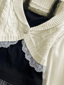 Elamini 女款蕾絲鈕扣裝飾麻花編織短版長袖可愛柔美氛圍開襟衫 - 杏色 - 查看 3