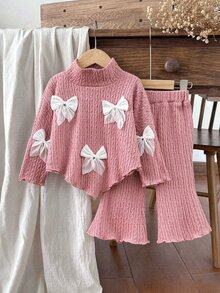 SHEIN Playful Pals 2件組幼女針織上衣喇叭褲套裝，甜美粉色 3D 蝴蝶結網紗喇叭褲，長袖小高領，休閒款，適合生日派對、秋季假期、婚禮賓客穿著，時尚風格 - 粉色 - 查看 4