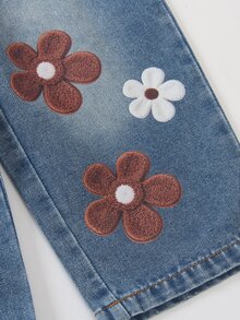 SHEIN 女童抓絨內裡花卉刺繡衛衣與漸層藍色水洗寬腿牛仔褲2件套，甜美休閒秋冬穿搭 - 棕色 - 查看 6