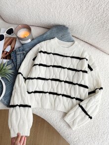 SHEIN 1件女童針織毛衣，圓領麻花編織紋理，簡約清新可愛風，經典百搭條紋拼接，適中厚度，整齊下擺，緊口袖口，柔軟親膚細緻質感，適合日常穿著、外出、聚會等場合，短版長袖針織套頭衫，秋冬穿搭 - 黑與白 - 查看 3