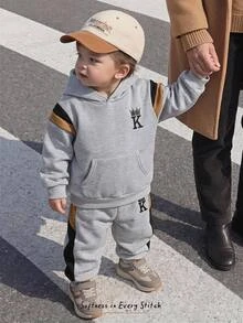 Cozy Pixies 2件組小男孩休閒日常舒適連帽套頭撞色長袖秋季針織運動衫與運動長褲套裝 - 灰色 - 查看 10