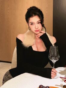 DAZY Women's Black Top With White Fur Collar Patchwork, One-Shoulder Cold Shoulder Slim Fit Elegant Party Banquet Date T-Shirt, Autumn/Winter - Black - View 14