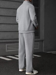 Manfinity Roughcore Setelan Jaket Lengan Panjang Pria dengan Resleting dan Celana Kargo dengan Tali Serut di Pinggang - Grey - View 2