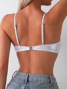 Swim Basics 女款白色夏季度假派對休閒純色扭結抓皺比基尼套裝，聚攏三角內褲泳衣，沙灘泳裝 - 白色 - 查看 3