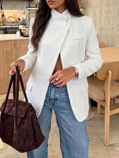 Lucivie Giacca elegante casual moderna in stile tweed bianco per donna, con collo alto asimmetrico avvolgente, dettaglio tasca finta con singolo bottone, vestibilità ampia, maniche lunghe