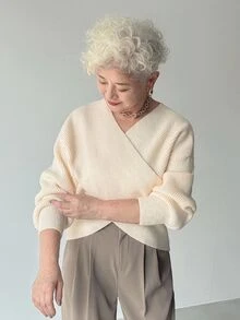 FRIFUL Áo len dài tay cổ chữ V trễ vai màu trơn thiết kế chéo rộng rãi, thoải mái, đa năng cho nữ, mùa thu/đông - Màu be - Xem 5