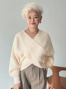 FRIFUL Áo len dài tay cổ chữ V trễ vai màu trơn thiết kế chéo rộng rãi, thoải mái, đa năng cho nữ, mùa thu/đông - Màu be - Xem 7