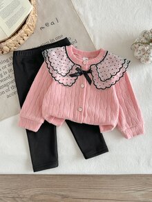 SHEIN Playful Pals 2件組幼兒女嬰黑色波點彼得潘領蝴蝶結裝飾針織外套與長褲休閒套裝，可愛日系風格，秋季親子搭配，Daddy's Girl - 粉色 - 查看 1