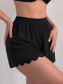 SHEIN Sovereign Charm شورت رياضي نسائي مقاس كبير بتصميم بسيط وحافة منحنية - الأسود - مشاهدة 6