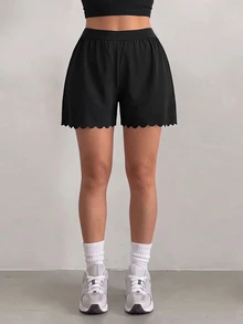 SHEIN Sovereign Charm شورت رياضي نسائي مقاس كبير بتصميم بسيط وحافة منحنية - الأسود - مشاهدة 5