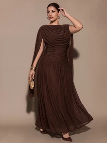 SHEIN BAE CURVE Gaun panjang elegan berwarna cokelat ukuran besar, cocok untuk acara spesial, menampilkan desain berlipit dan lengan jubah panjang. Gaya Musim Panas/ Formal; Koktail Formal - Coffee Brown - View 6